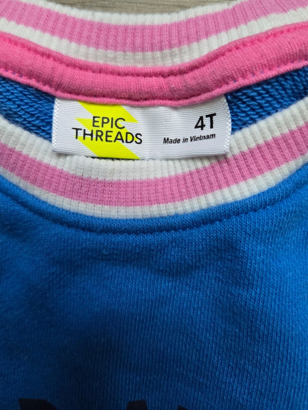Epic Threads Sweatshirt Outfit - Picture 4 of 10